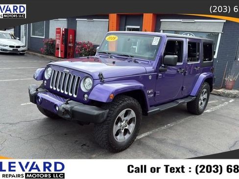 Used 2018 Jeep Wrangler Unlimited Sahara w/ Connectivity Group AWD/4WD image 4