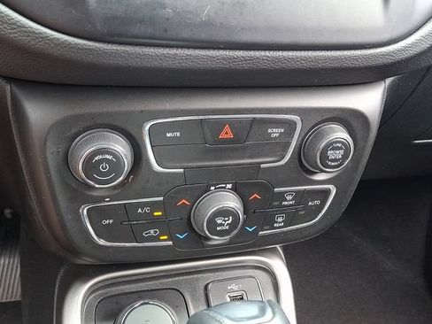 Used 2021 Jeep Compass Latitude w/ Convenience Group AWD/4WD image 15