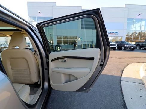 Used 2016 Volvo XC70 T5 Platinum image 49