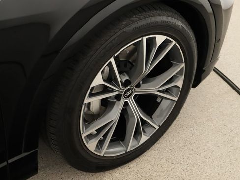 Used 2023 Audi Q8 Prestige w/ Prestige Package image 38