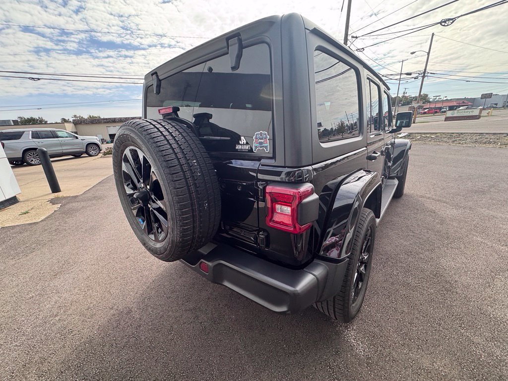 Used 2023 Jeep Wrangler Unlimited Sahara w/ Cold Weather Group AWD/4WD image 5