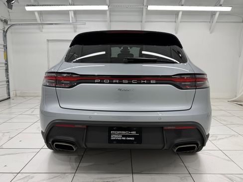 Certified 2025 Porsche Macan image 13