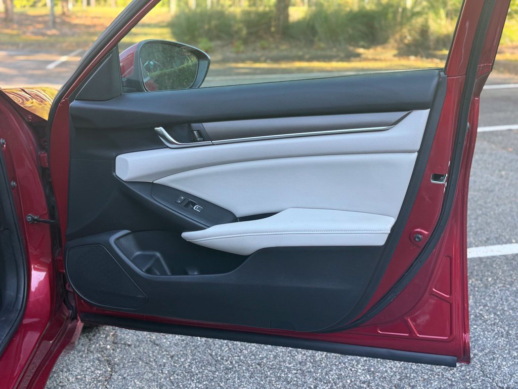 Used 2018 Honda Accord LX image 13
