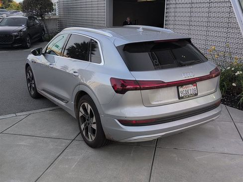 Used 2023 Audi e-tron Premium Plus w/ Premium Plus Package image 8