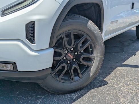 New 2025 GMC Sierra 1500 Elevation image 4