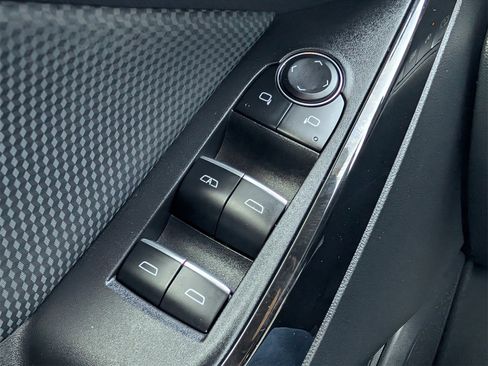 Certified 2025 Chevrolet Equinox RS image 29