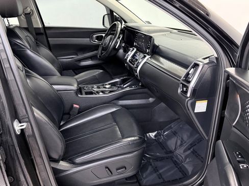 Used 2023 Kia Sorento EX image 10