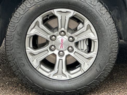 Used 2024 GMC Sierra 1500 SLT image 25