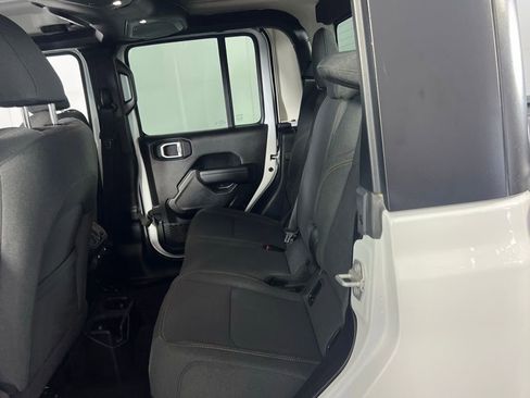 Used 2025 Jeep Gladiator Sport image 25