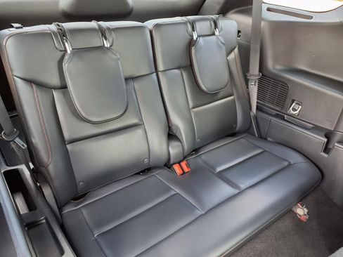 Used 2025 Ford Explorer ST AWD/4WD image 23