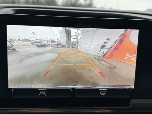 Certified 2023 GMC Sierra 1500 SLT image 43