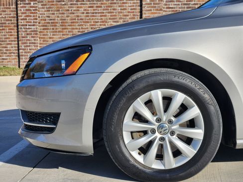 Used 2013 Volkswagen Passat 2.5 S image 10