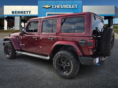 Used 2022 Jeep Wrangler Unlimited Sahara w/ Cold Weather Group image 4