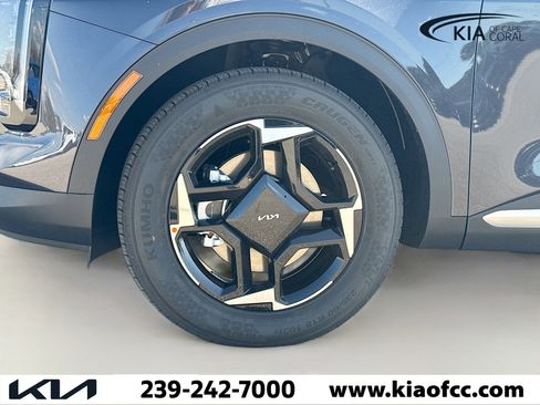 New 2026 Kia Sportage EX FWD image 8