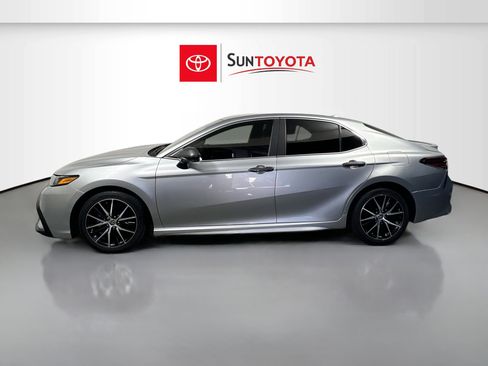 Used 2021 Toyota Camry SE image 7