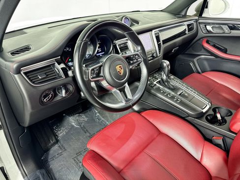 Used 2018 Porsche Macan S image 11