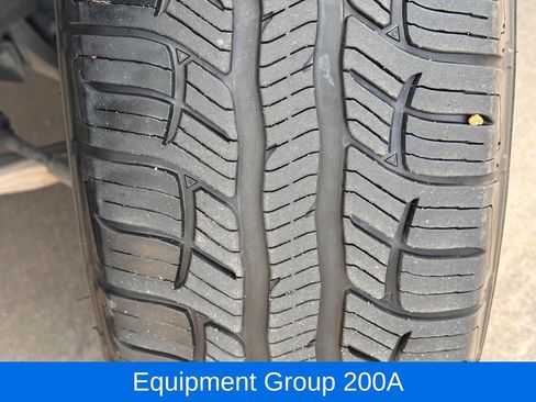 Used 2021 Ford Explorer XLT image 3