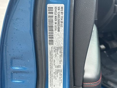 Used 2025 Dodge Durango GT image 34