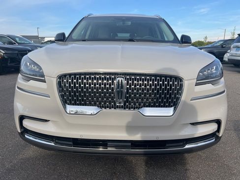 Used 2024 Lincoln Aviator Reserve w/ Equipment Group 201A AWD/4WD image 3