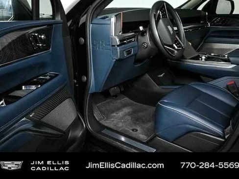 New 2025 Cadillac Escalade IQ Luxury 2 AWD/4WD image 6