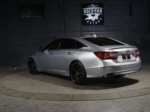 Used 2021 Honda Accord Touring image 4