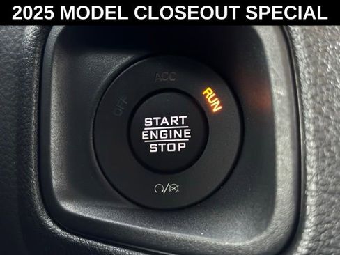 New 2025 Jeep Gladiator Sport image 32