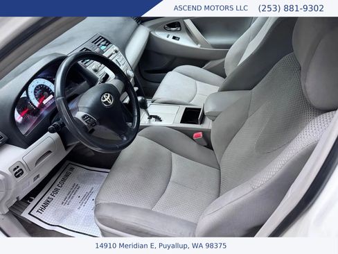 Used 2011 Toyota Camry SE image 9