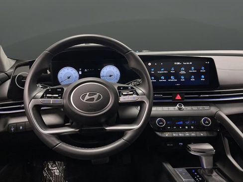 Used 2024 Hyundai Elantra SEL w/ Convenience Package image 5