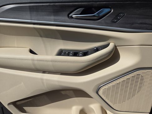 New 2026 Jeep Grand Cherokee Limited AWD/4WD image 17
