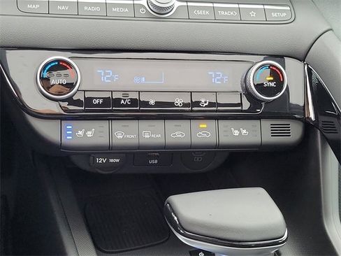 New 2025 Hyundai Elantra Limited image 10