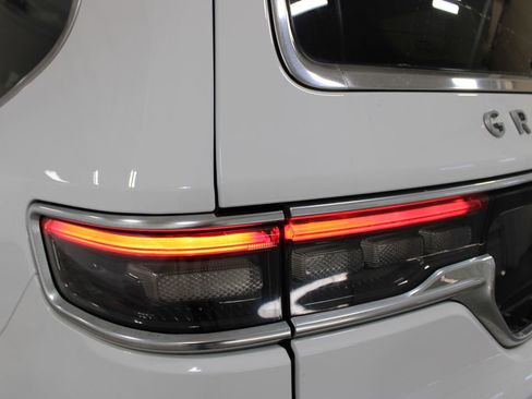 Used 2023 Jeep Grand Wagoneer 4WD image 26