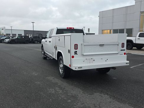 Used 2024 RAM 3500 Tradesman w/ Chrome Appearance Group AWD/4WD image 12