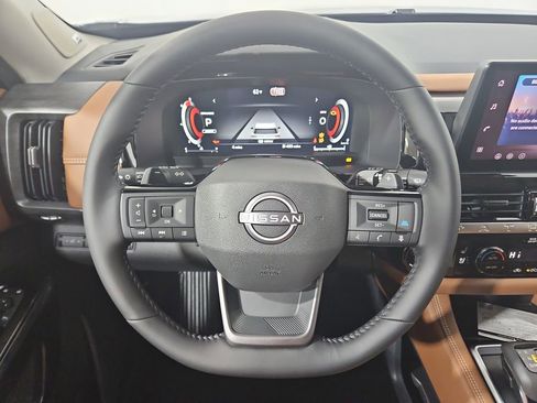 New 2026 Nissan Pathfinder Platinum image 15