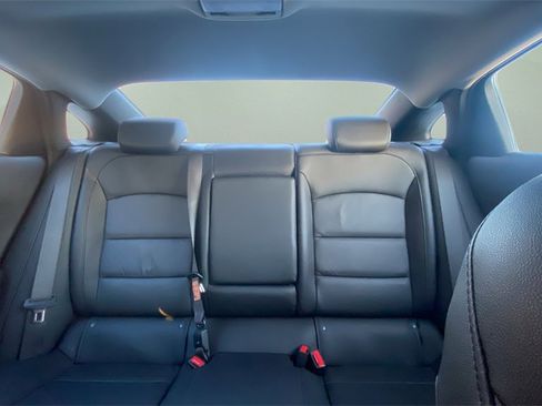 Used 2022 Chevrolet Malibu LT w/ Leather Package image 8