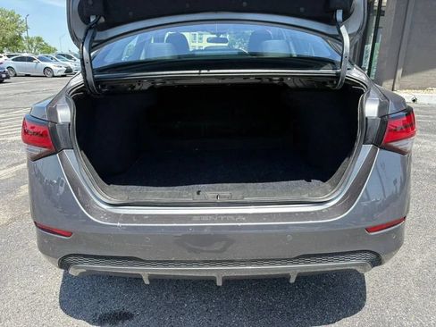 Used 2024 Nissan Sentra SV FWD image 9