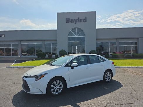 Used 2026 Toyota Corolla LE FWD image 1