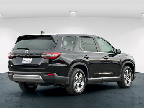 Certified 2025 Honda Pilot EX-L image 6