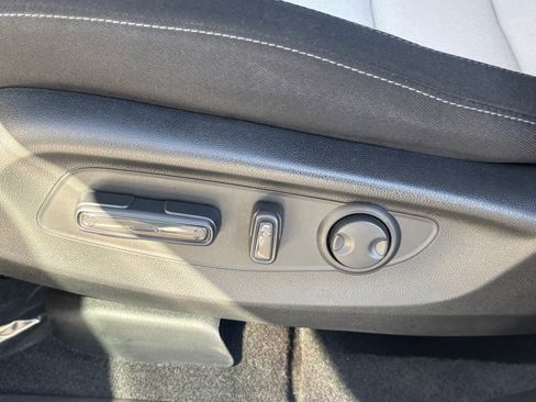 Used 2025 Honda CR-V EX image 32