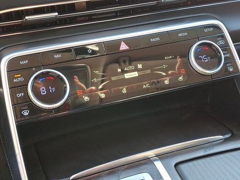 Used 2024 Genesis GV80 3.5T image 16