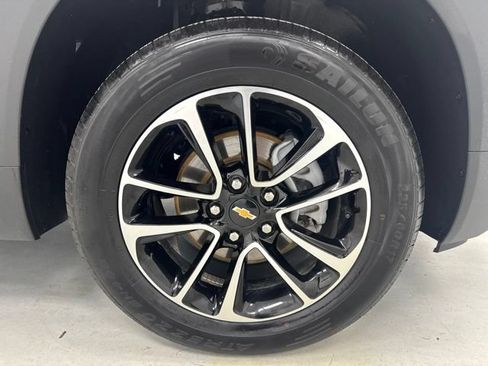 Used 2025 Chevrolet TrailBlazer LT AWD/4WD image 30
