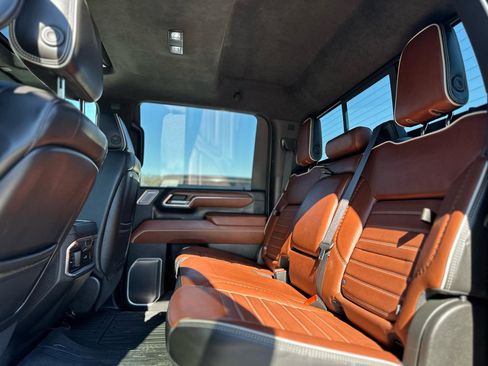 Used 2024 GMC Sierra 2500 Denali Ultimate AWD/4WD image 12