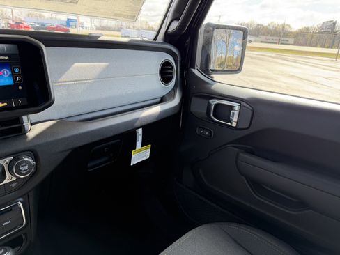 New 2026 Jeep Wrangler Unlimited Sport image 26