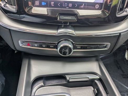 Used 2024 Volvo XC60 B5 Core w/ Protection Package Premier AWD/4WD image 28