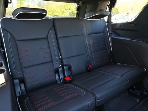 Used 2025 GMC Yukon AT4 Ultimate image 16