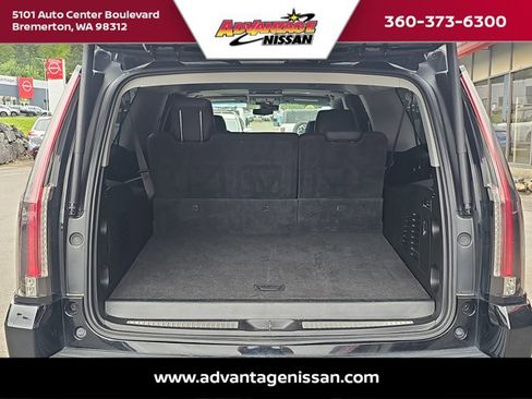 Used 2017 Cadillac Escalade ESV Premium Luxury AWD/4WD image 22