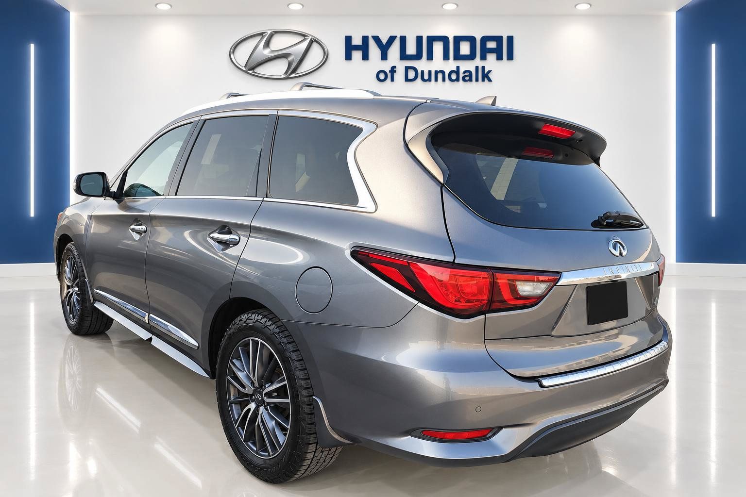 Used 2019 INFINITI QX60 Luxe w/ Sensory Package AWD/4WD image 2
