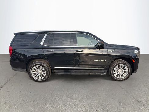 Used 2024 GMC Yukon Denali AWD/4WD image 3