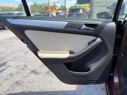 Used 2016 Volkswagen Jetta SE image 19
