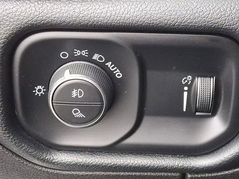 Used 2021 RAM 1500 Big Horn image 24