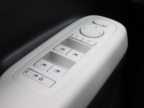 Used 2024 Hyundai Santa Fe SE AWD/4WD image 25
